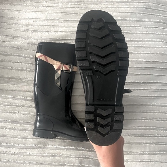 Authentic Burberry Rain boots • S39/US 8 - Picture 2 of 6